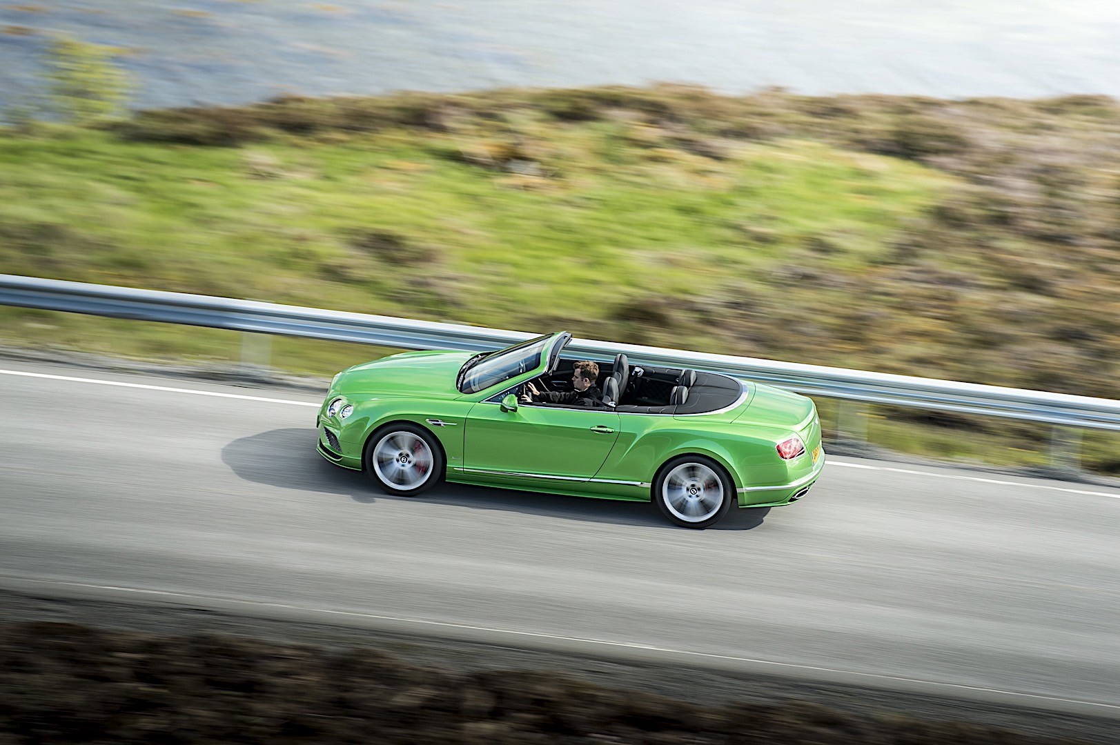 https://wcar.sets.lv/cars/Bentley/Continental GTC kabriolets/d593fc1a484ca023acd46b2f0409169a.jpg